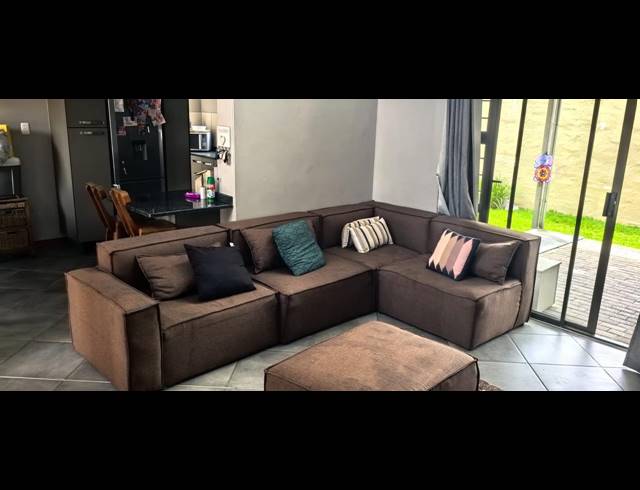 3 BEDROOM FREEHOLD FOR SALE IN WATERVAL EAST
